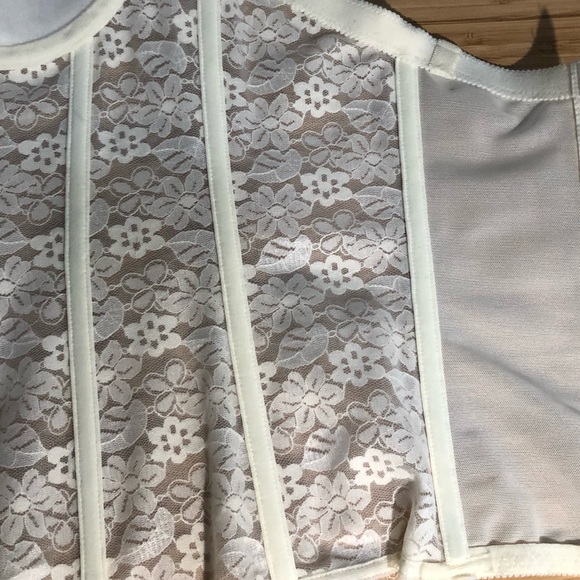 Lace corset off white light cream color size 38 B - Picture 5 of 7